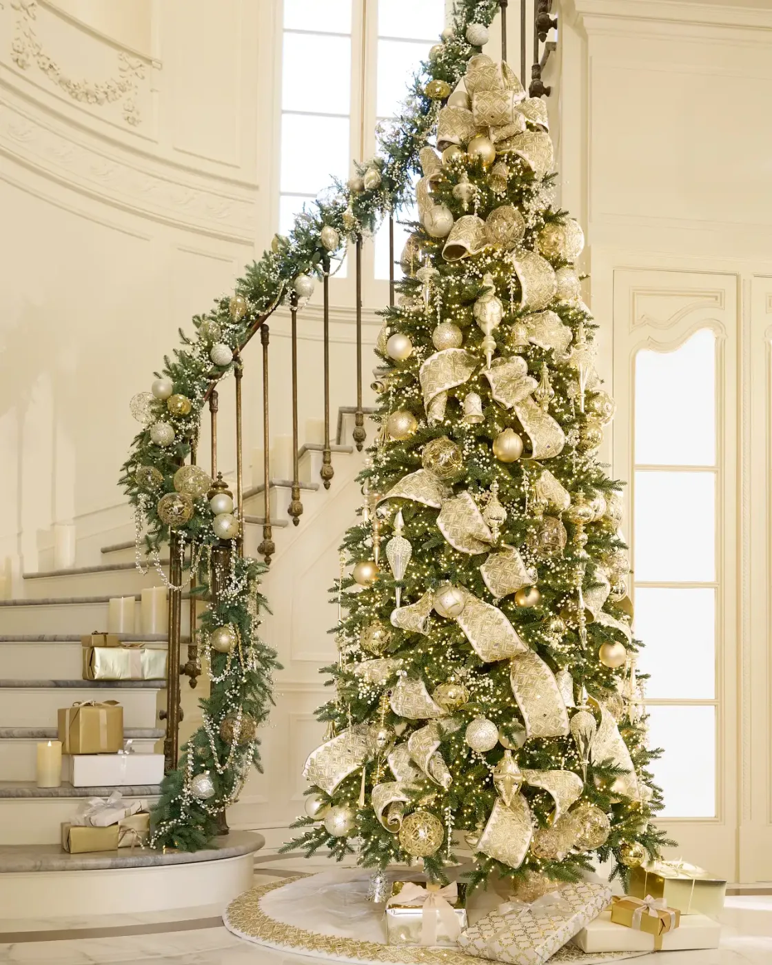 Kit 32 Enfeites para Árvore de Natal Dourado, Champagne e Branco – Bolas e Pendentes Decorativos