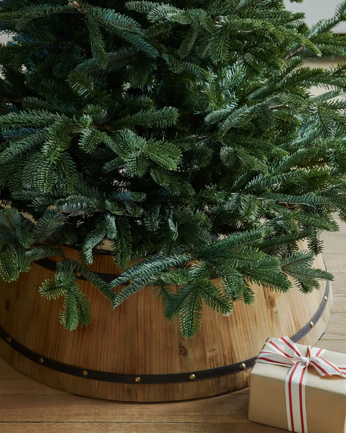 Saia Rígida de árvore de Natal de barril de madeira